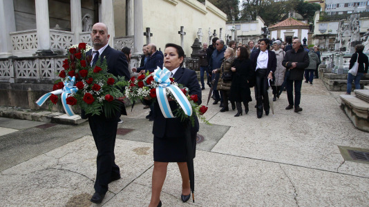 Los coruñeses visitan los cementerios en el Día de Todos los Santos @Quintana (9)