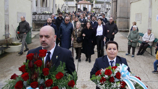 Los coruñeses visitan los cementerios en el Día de Todos los Santos @Quintana (10)