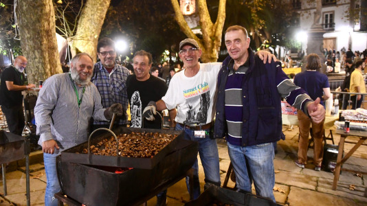 Vecinos de todos los barrios se acercaron a la plaza de Azcárraga javier alborés @Javier Albores (3)
