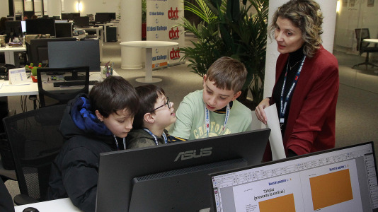 Los alumnos de 4ºB del CEIP Emilia Pardo Bazán visitamos El Ideal Gallego (17)
