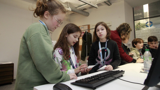 Los alumnos de 4ºB del CEIP Emilia Pardo Bazán visitamos El Ideal Gallego (11)