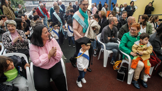 Graduación de los niños de la escuela infantil Luis Seoane junto a los mayores de la residencia Torrente Ballester @ Quintana (32)