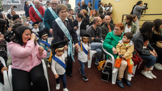 Graduación de los niños de la escuela infantil Luis Seoane junto a los mayores de la residencia Torrente Ballester @ Quintana (31)