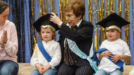 Graduación de los niños de la escuela infantil Luis Seoane junto a los mayores de la residencia Torrente Ballester @ Quintana (3)