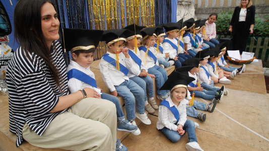 Graduación de los niños de la escuela infantil Luis Seoane junto a los mayores de la residencia Torrente Ballester @ Quintana (21)