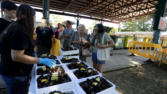 Lorbé disfruto de una gran fiesta con los mejillones como protagonistas @Patricia G. Fraga (1)