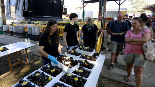 Lorbé disfruto de una gran fiesta con los mejillones como protagonistas @Patricia G. Fraga (4)