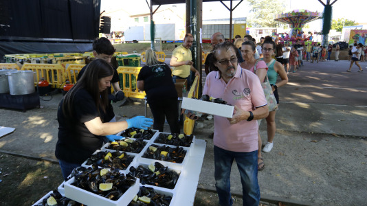Lorbé disfruto de una gran fiesta con los mejillones como protagonistas @Patricia G. Fraga (3)