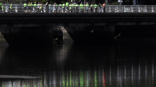 La Asociación Española Contra el Cáncer en Cambre llenó el paseo marítimo de O Burgo con su andaina (21)
