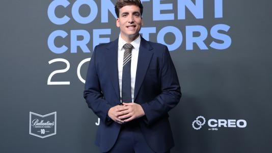 La alfombra azul de los Forbes Best Content Creators 2024 (34)