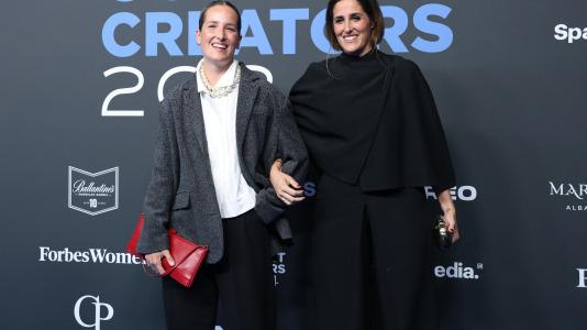 La alfombra azul de los Forbes Best Content Creators 2024 (42)