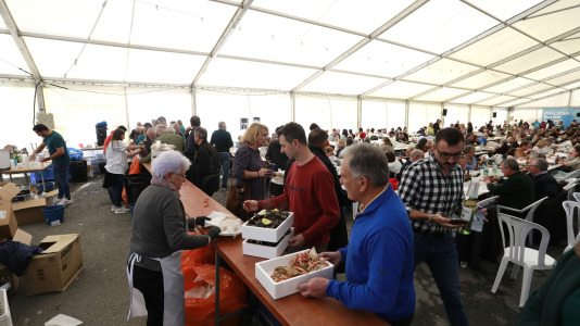 Cada Noviembre se celebra en el Puerto de Lorbé la Fiesta de la Centolla (26)