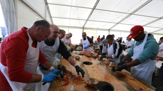 Cada Noviembre se celebra en el Puerto de Lorbé la Fiesta de la Centolla (9)