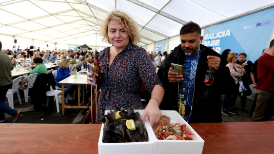 Cada Noviembre se celebra en el Puerto de Lorbé la Fiesta de la Centolla (36)