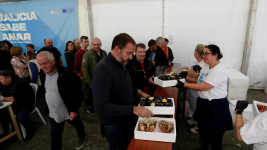 Cada Noviembre se celebra en el Puerto de Lorbé la Fiesta de la Centolla (23)