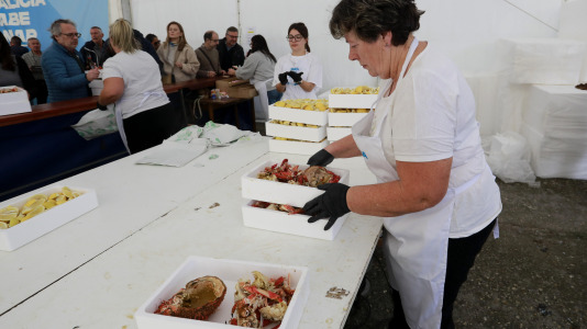 Cada Noviembre se celebra en el Puerto de Lorbé la Fiesta de la Centolla (13)