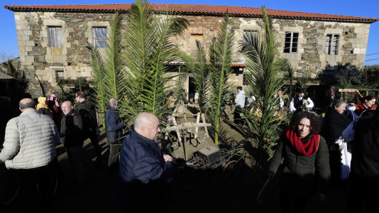 Bribes vuelve a mostrar la unión de sus vecions en un multitudinario Belén viviente (1)