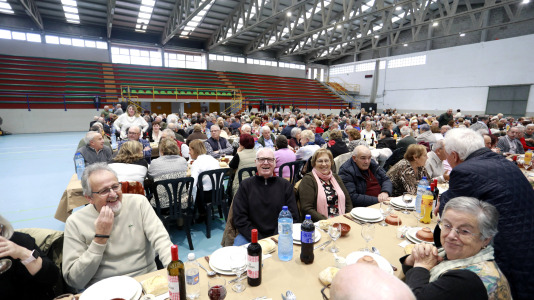Los asistentes a la Xuntanza do Maior en Sigrás disfrutaron de una jornada festiva (13)