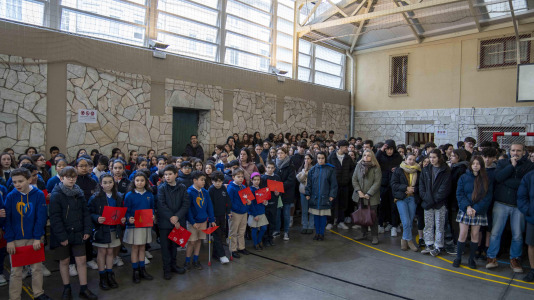 Alumnos y profesores se unen por la paz (11)
