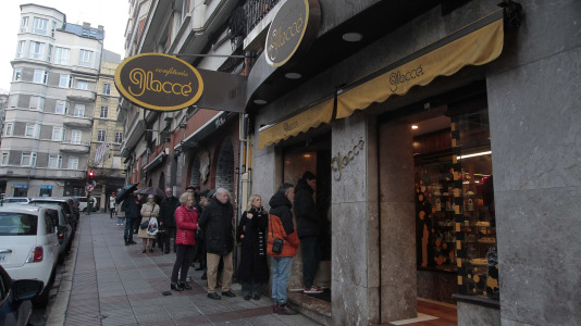 Colas para comprar el Roscón de Reyes en Glaccé @ Quintana (10)