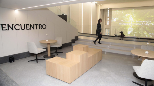 Así es por dentro el cine Avenida reformado por Abanca para convertirse en su Espacio Avenida en A Coruña @ Quintana (25)