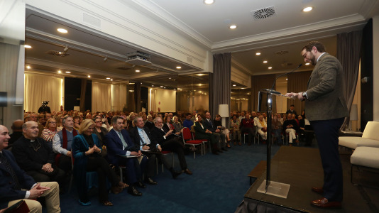 Presentación en A Coruña de la Fundación NEOS, un proyecto de Jaime Mayor Oreja (45)