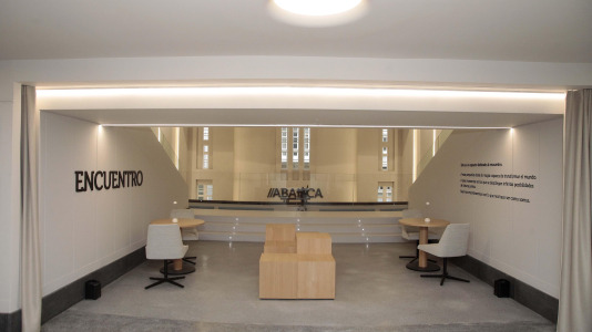 Así es por dentro el cine Avenida reformado por Abanca para convertirse en su Espacio Avenida en A Coruña @ Quintana (16)