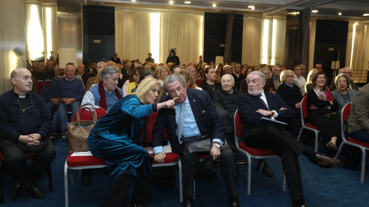 Presentación en A Coruña de la Fundación NEOS, un proyecto de Jaime Mayor Oreja (10)