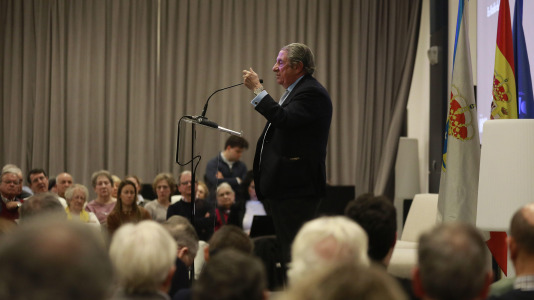 Presentación en A Coruña de la Fundación NEOS, un proyecto de Jaime Mayor Oreja (39)