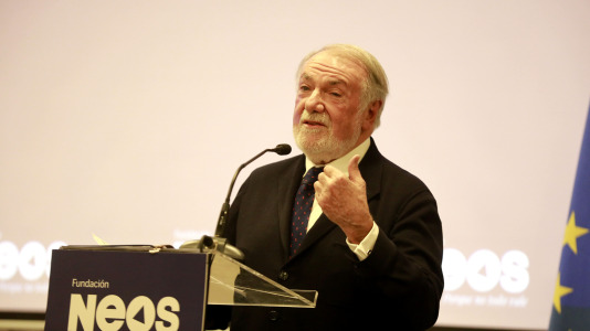 Presentación en A Coruña de la Fundación NEOS, un proyecto de Jaime Mayor Oreja (22)