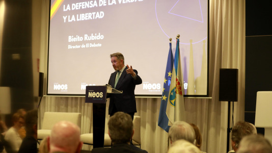 Presentación en A Coruña de la Fundación NEOS, un proyecto de Jaime Mayor Oreja (9)