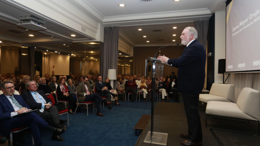 Presentación en A Coruña de la Fundación NEOS, un proyecto de Jaime Mayor Oreja (23)
