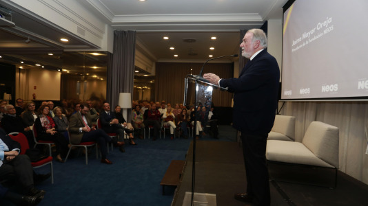 Presentación en A Coruña de la Fundación NEOS, un proyecto de Jaime Mayor Oreja (24)