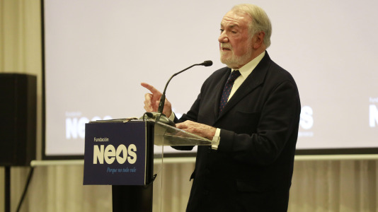 Presentación en A Coruña de la Fundación NEOS, un proyecto de Jaime Mayor Oreja (6)