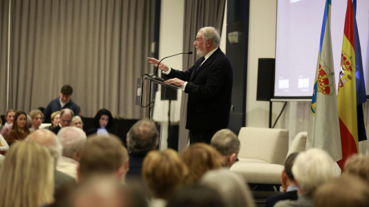 Presentación en A Coruña de la Fundación NEOS, un proyecto de Jaime Mayor Oreja (3)