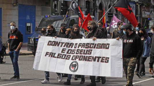 Miles de trabajadores de A Coruña protestan para exigir mejoras laborales. Quintana
