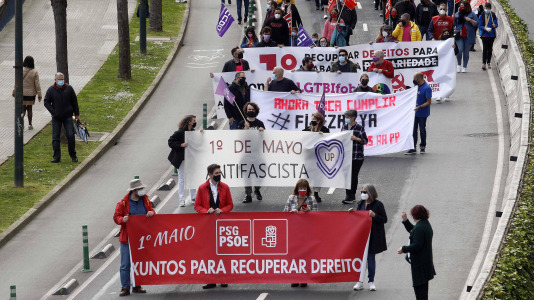 Miles de trabajadores de A Coruña protestan para exigir mejoras laborales. Quintana