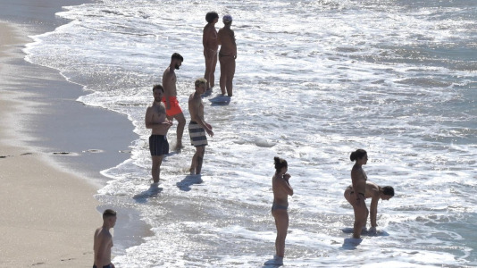 Los coruñeses disfrutan de un soleado último día de marzo @Javier Albores (11)