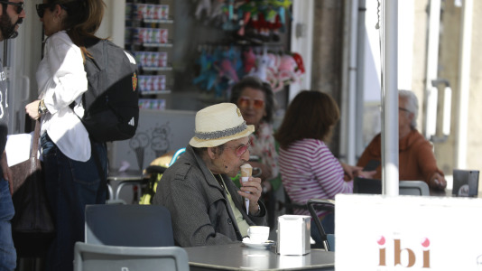 Los coruñeses disfrutan de un soleado último día de marzo Patricia G Fraga (8)