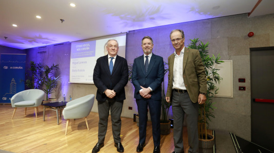 Bieito Rubido protagoniza una charla de ‘Otras voces, más Coruña’ (1)