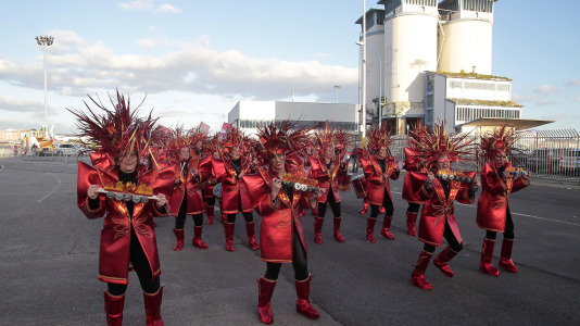 Desfile de comparsas 2025 en A Coruna (43)