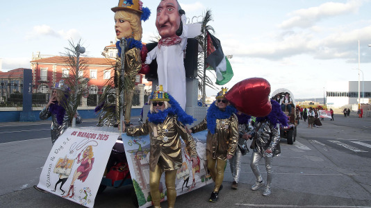 Desfile de comparsas 2025 en A Coruna (39)