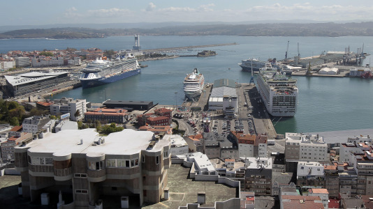 Los muelles coruñeses acogieron una escala múltiple en la que cinco cruceros (29)