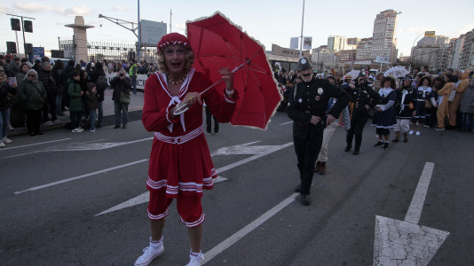 Desfile de comparsas 2025 en A Coruna (30)