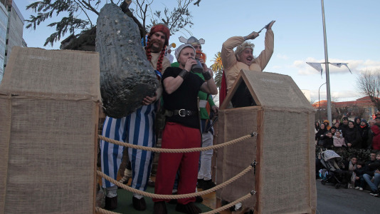 Desfile de comparsas 2025 en A Coruna (25)