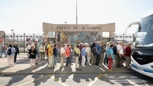 El Ocean Albatross visita el puerto herculino @Javier Albores (2)