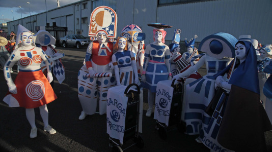 Desfile de comparsas 2025 en A Coruna (48)