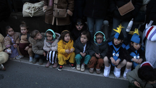 Desfile de comparsas 2025 en A Coruna (58)