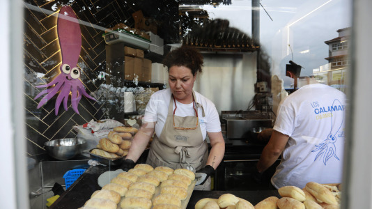 Representantes políticos y vecinos celebraron la reapertura del Quiosco Down Experience @ Patricia G. Fraga (14)