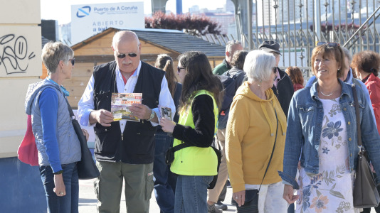 El Ocean Albatross visita el puerto herculino @Javier Albores (31)